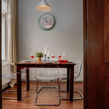 Days - Vysehrad Castle - Cozy Atmosphere Apartment *